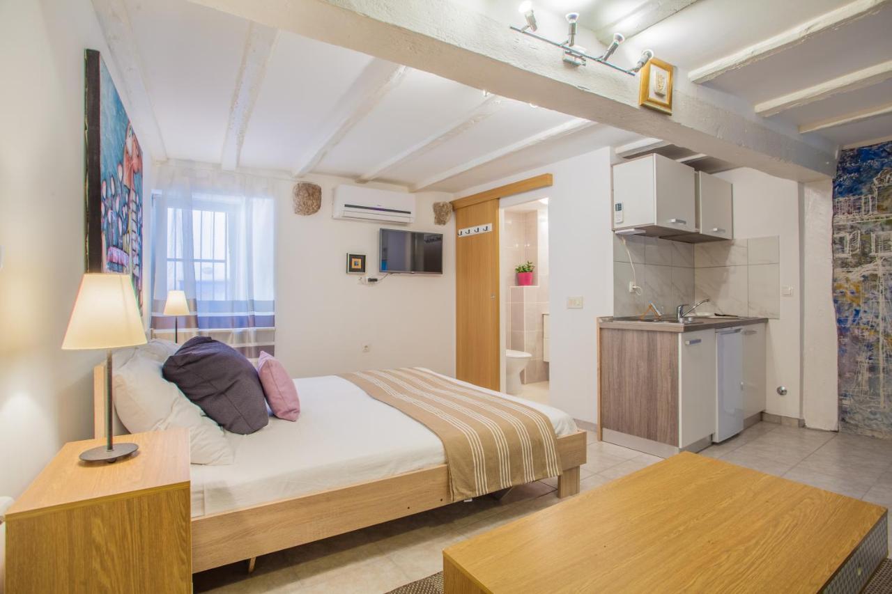 Honey Art Apartment Cres Kültér fotó