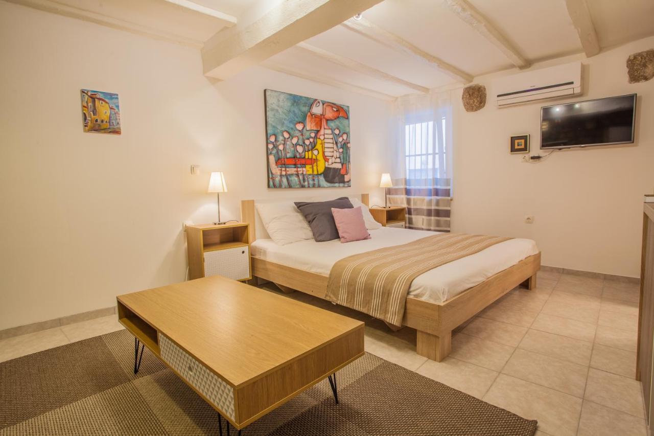 Honey Art Apartment Cres Kültér fotó